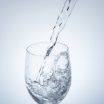 熱中症対策の水分補給にも注意！水中毒の危険性