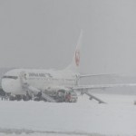 JAL機エンジンから煙が出て緊急脱出!原因究明調査へ