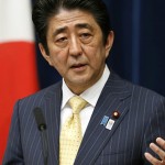 安倍首相が消費税増税延期を伝達　リーマン前は誤解？